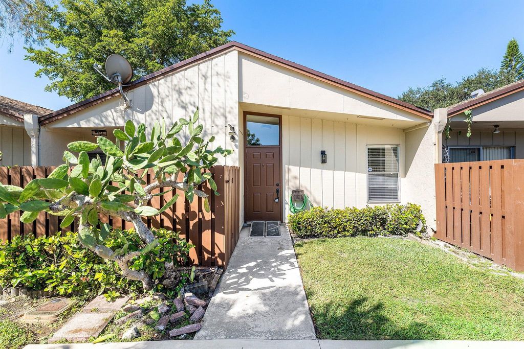 Photo of 22289 Timberly Drive, Boca Raton, FL 33428 (MLS # R11136837)