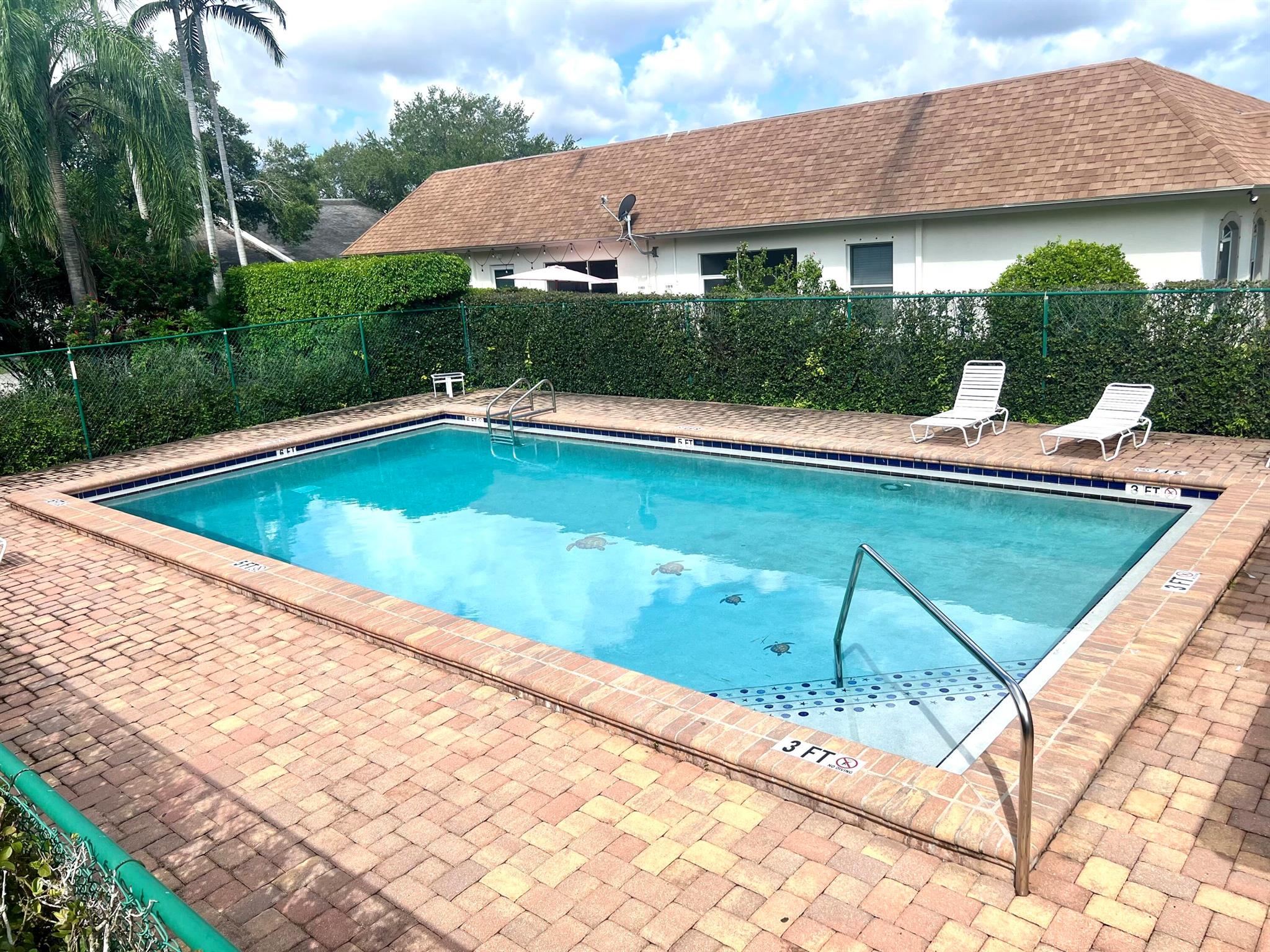 STURBRIDGE VILLAGE - Residential Lease