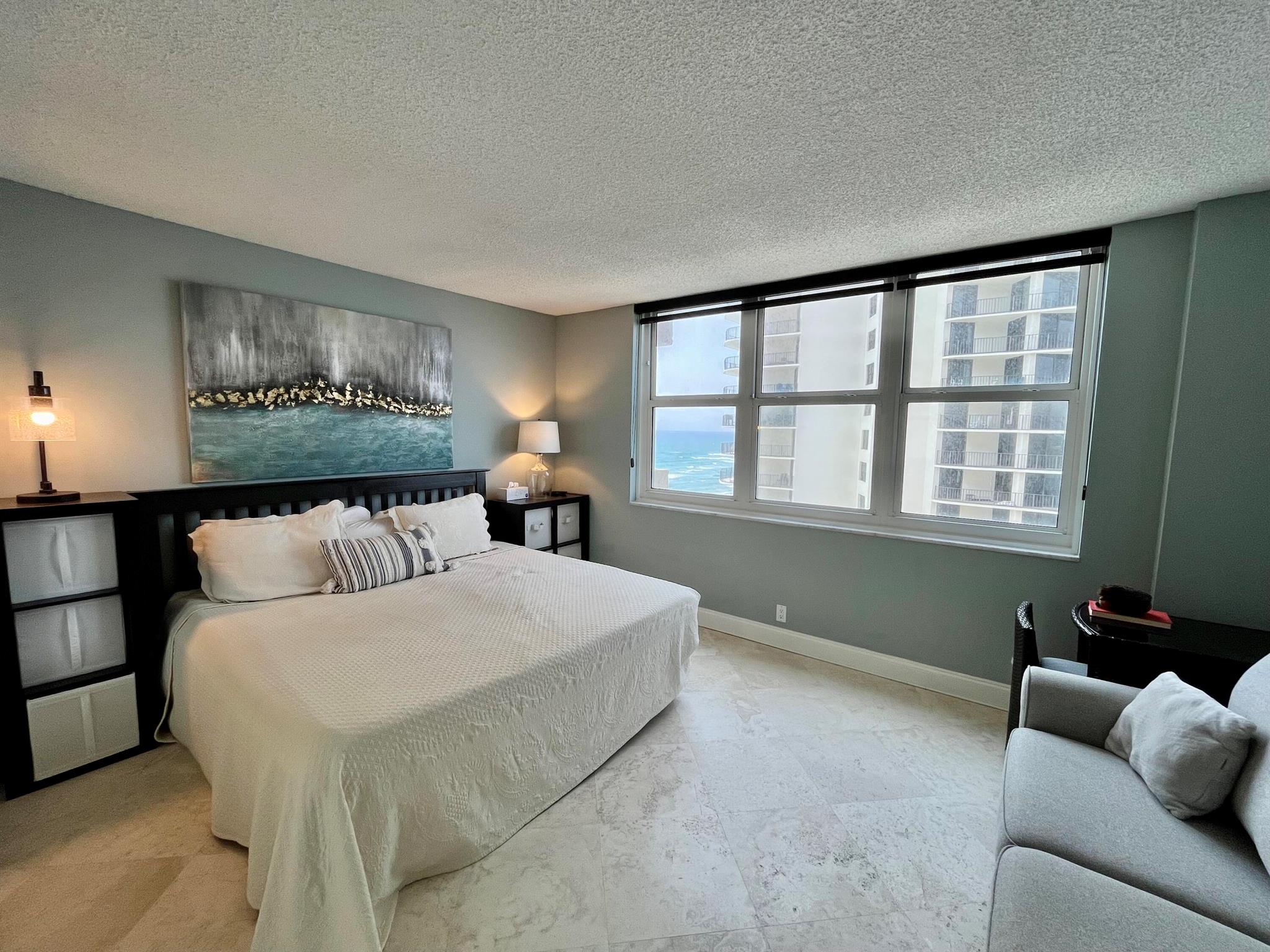 AQUARIUS CONDO - Residential Lease