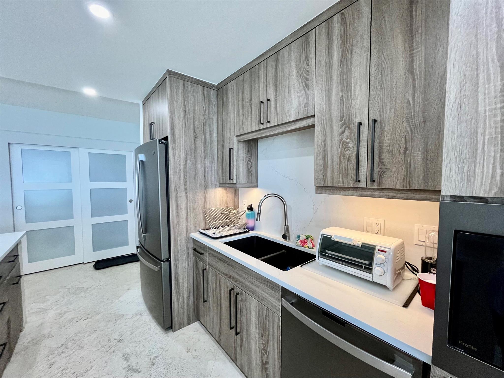 AQUARIUS CONDO - Residential Lease