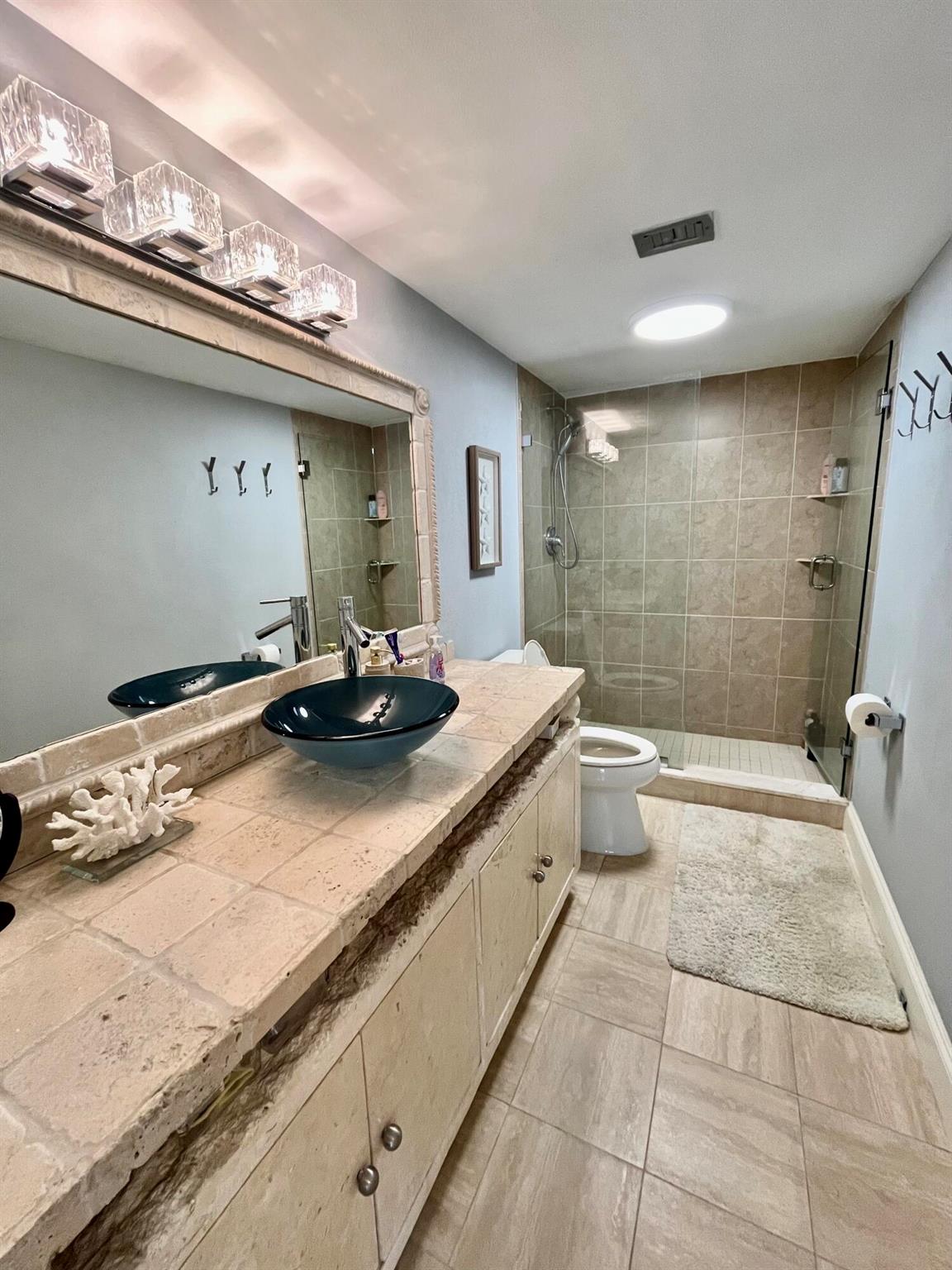AQUARIUS CONDO - Residential Lease