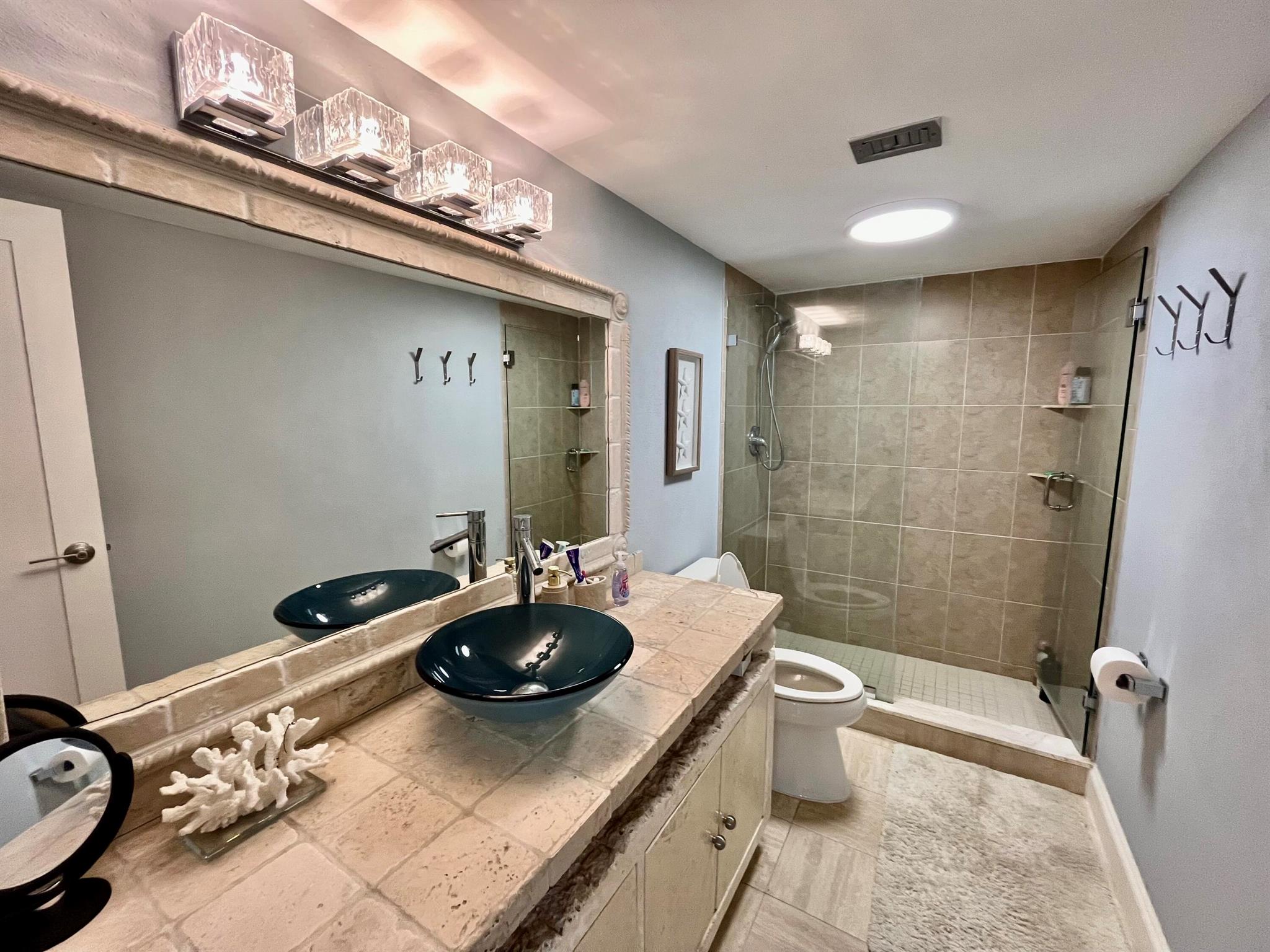 AQUARIUS CONDO - Residential Lease