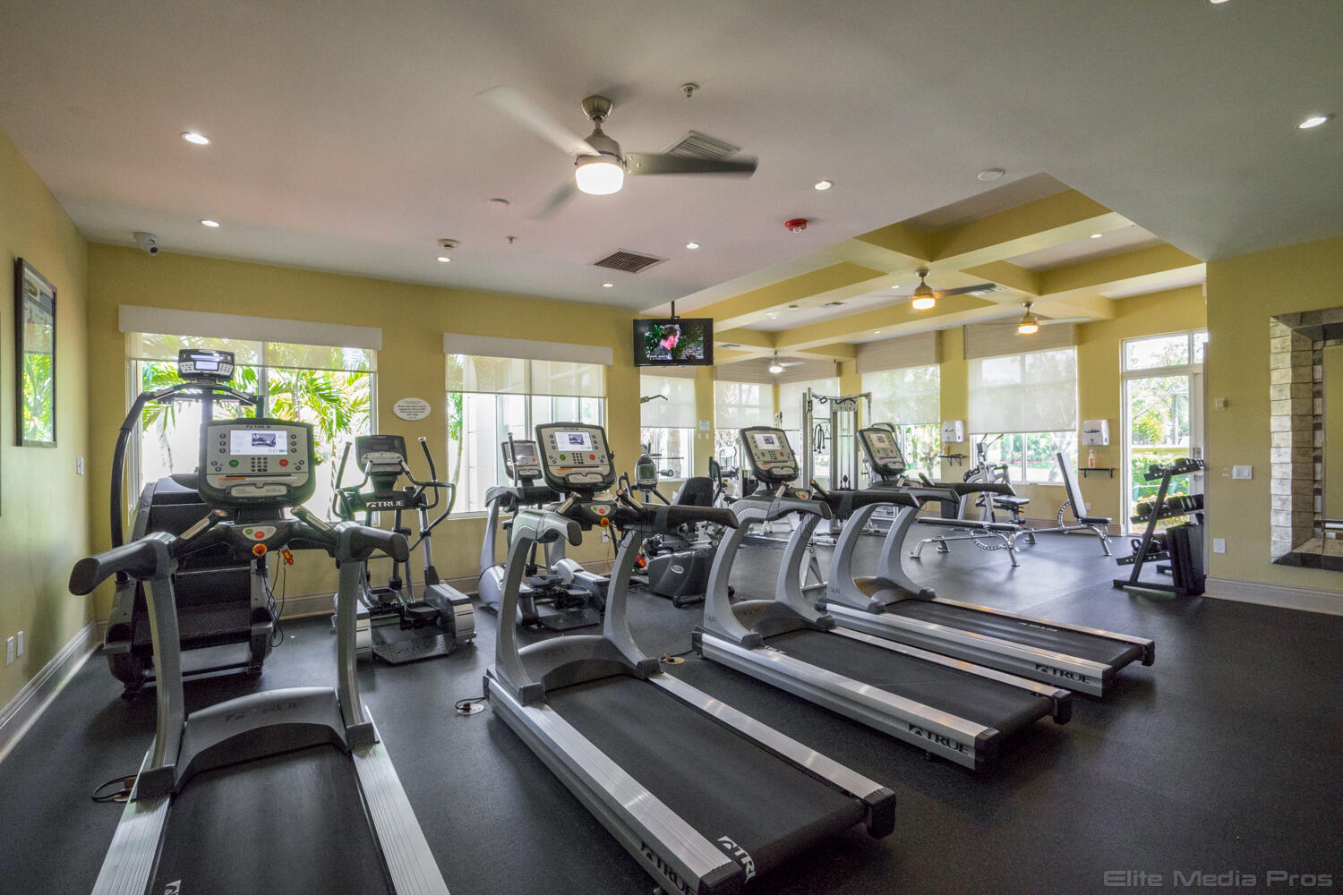 MADISON GREEN - ROYAL ESTATES - Residential