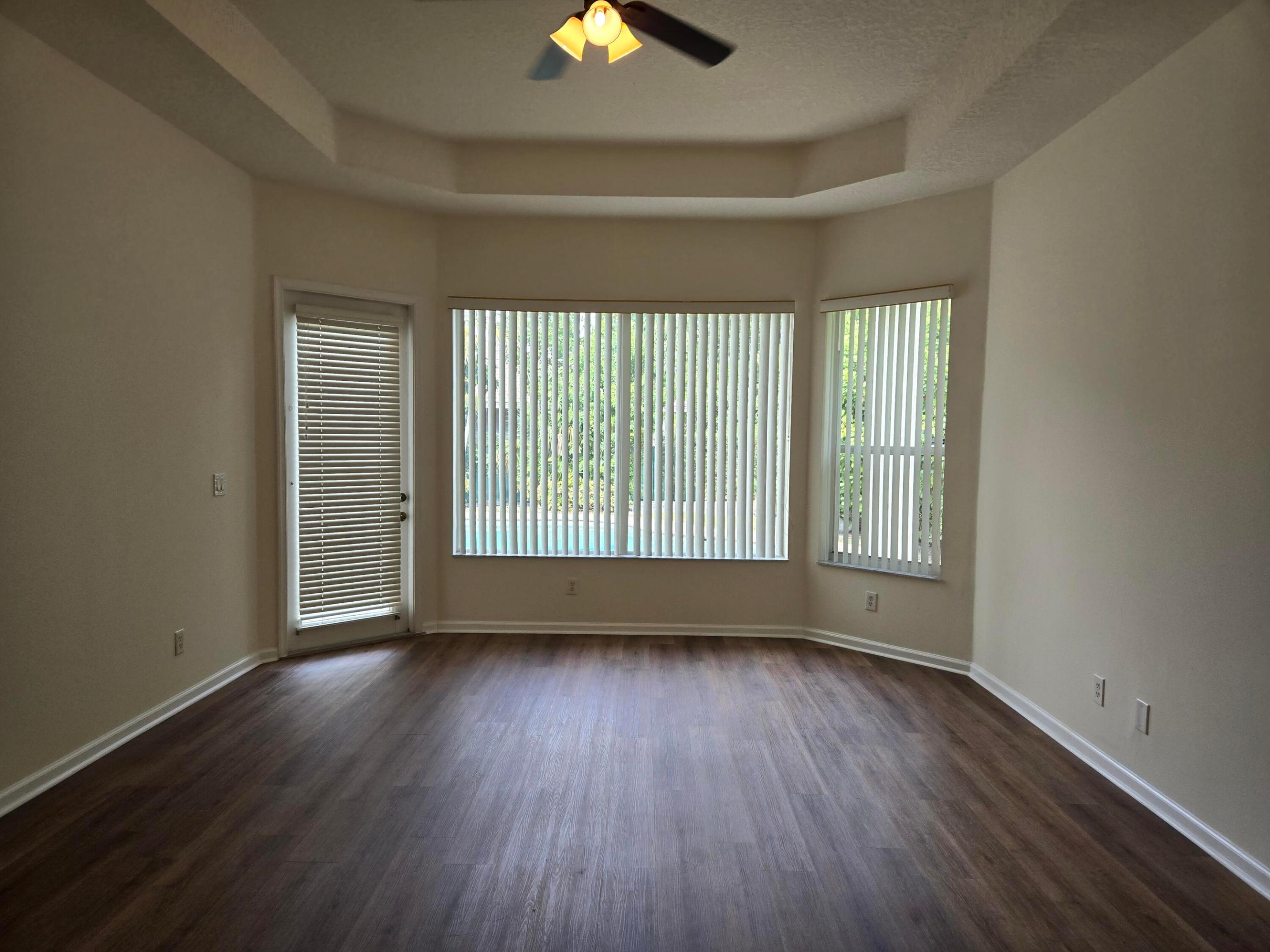 MADISON GREEN - ROYAL ESTATES - Residential