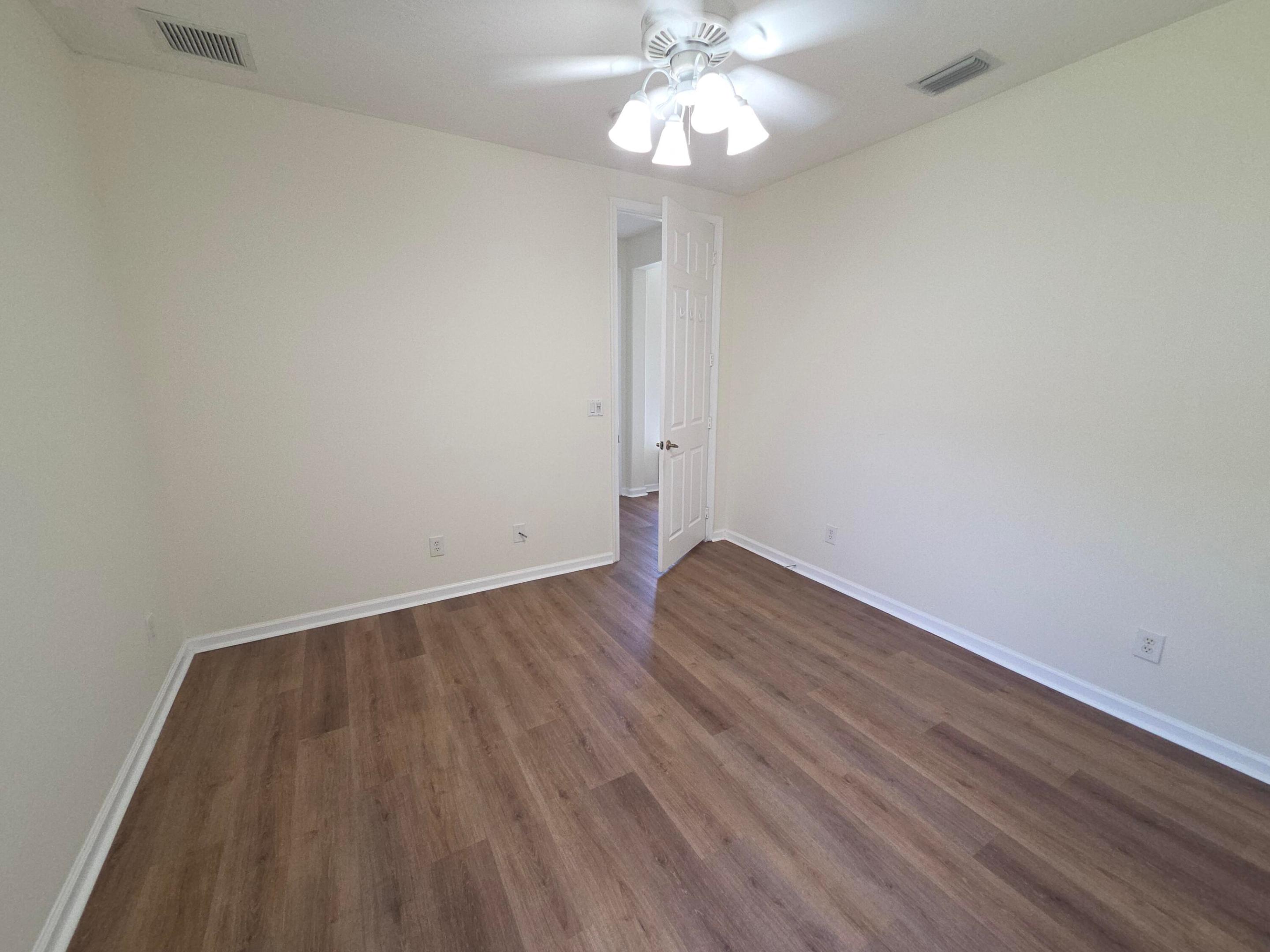MADISON GREEN - ROYAL ESTATES - Residential