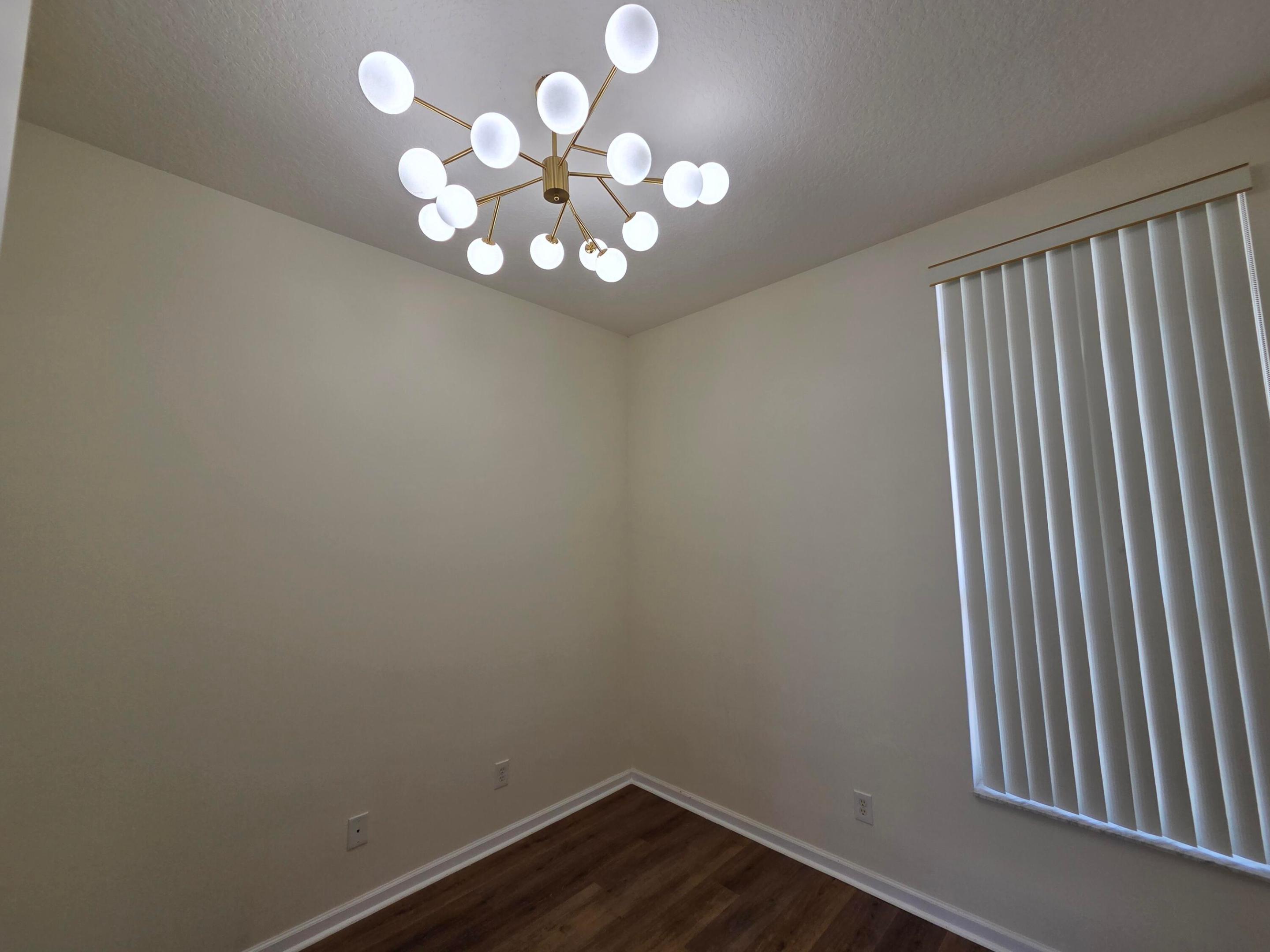 MADISON GREEN - ROYAL ESTATES - Residential