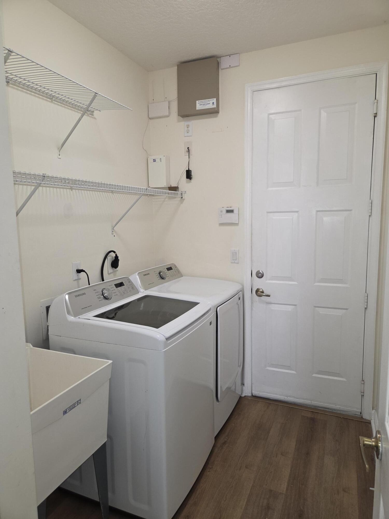 MADISON GREEN - ROYAL ESTATES - Residential