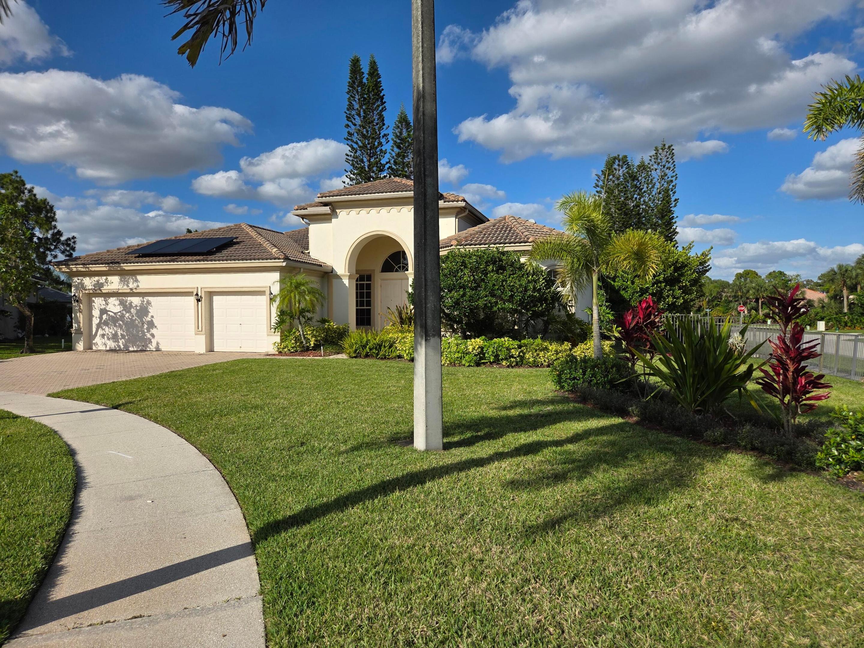 MADISON GREEN - ROYAL ESTATES - Residential