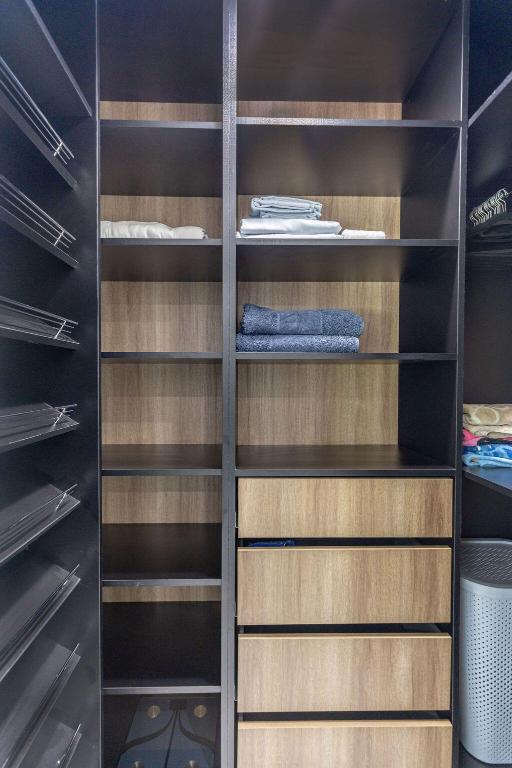 SPANISH VILLAGE - Residential