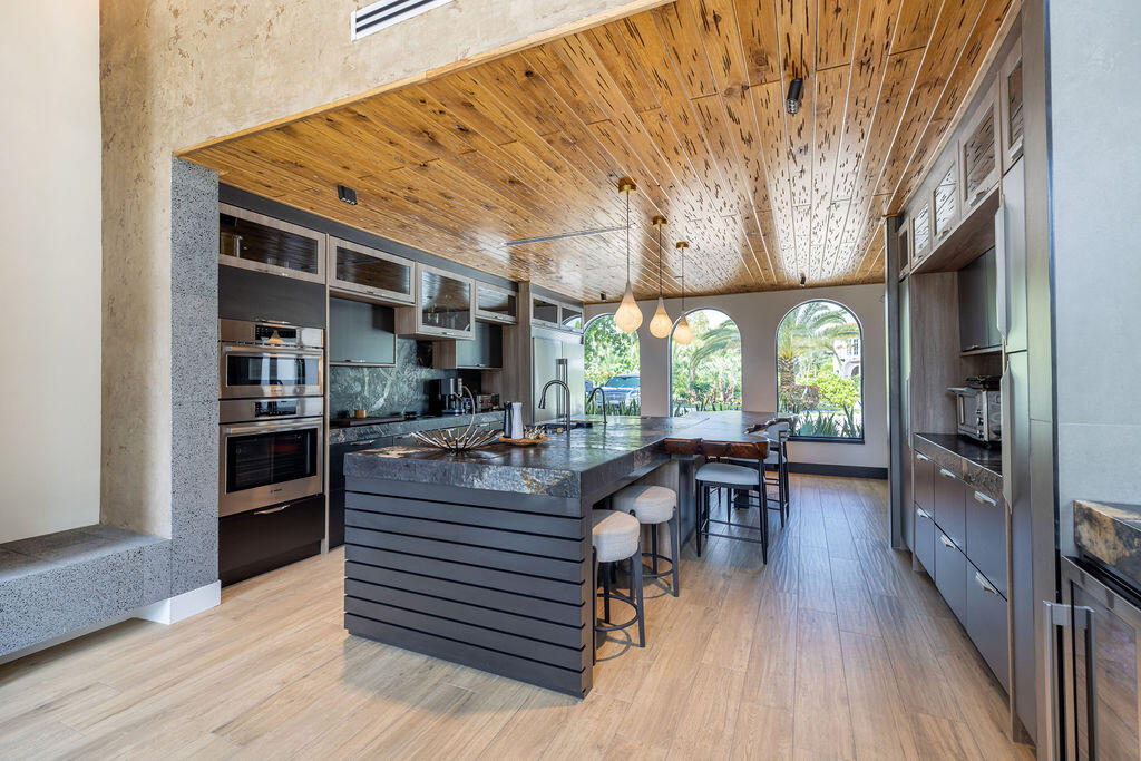 SPANISH VILLAGE - Residential