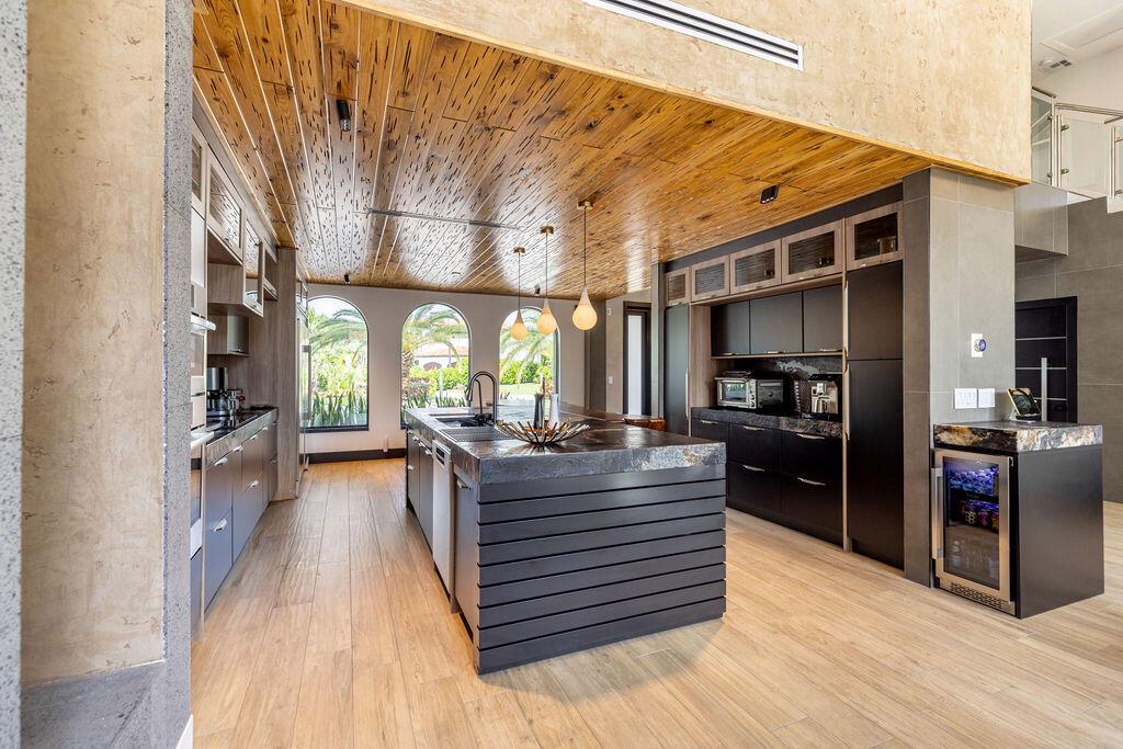 SPANISH VILLAGE - Residential