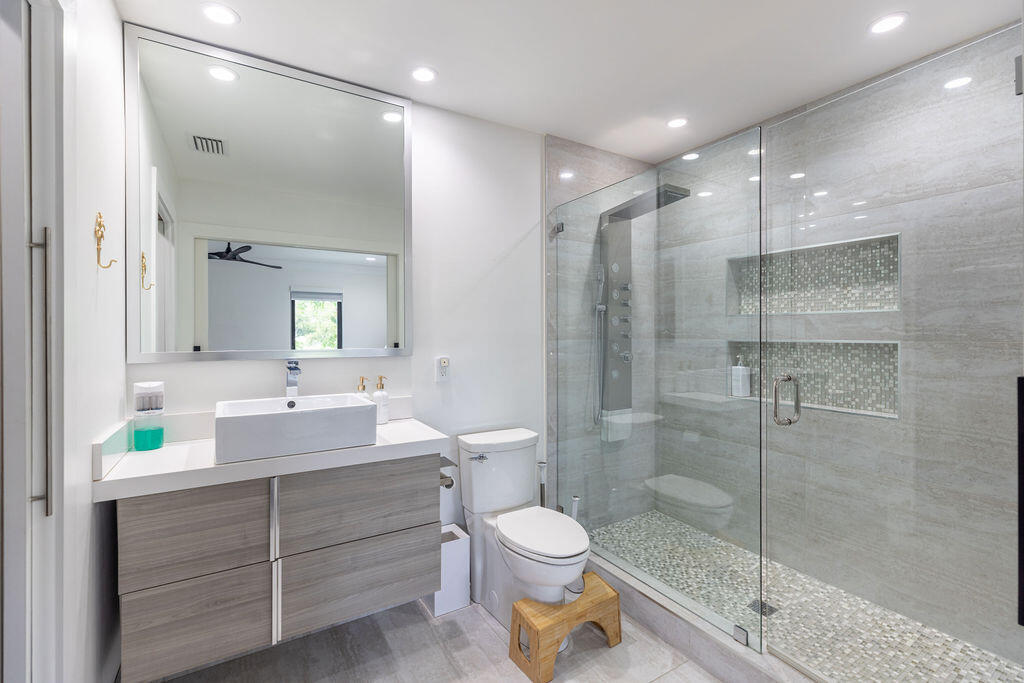 SPANISH VILLAGE - Residential