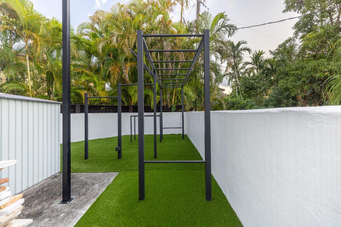 SPANISH VILLAGE - Residential