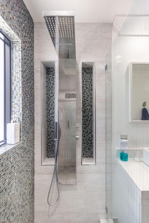 SPANISH VILLAGE - Residential