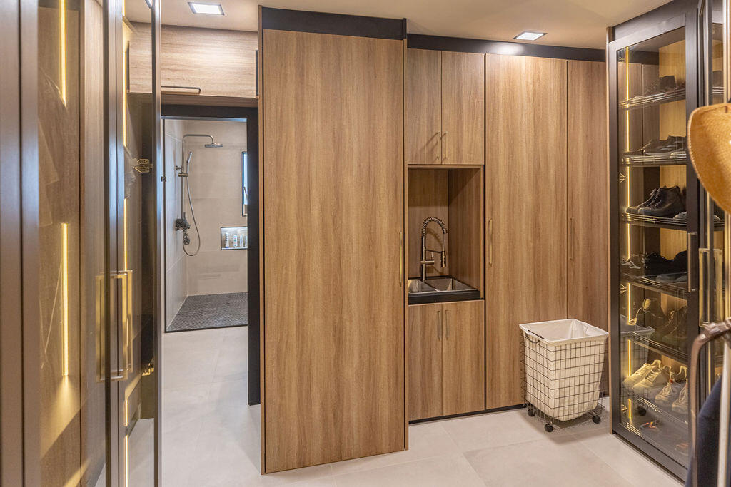 SPANISH VILLAGE - Residential