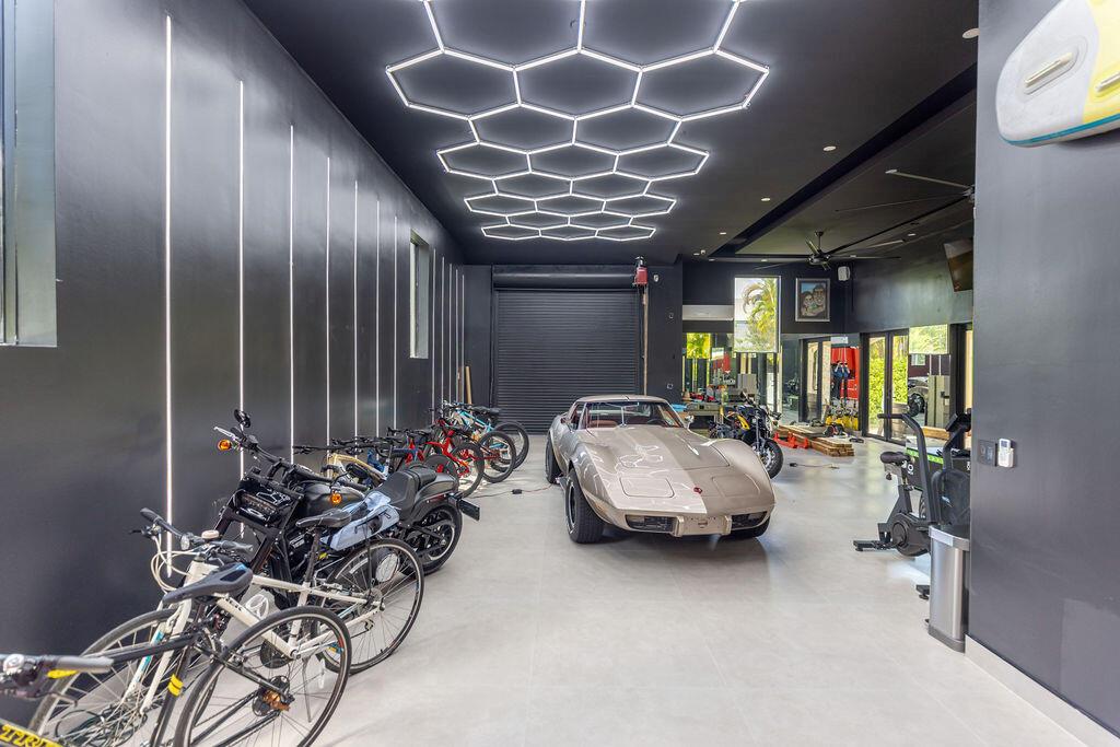 SPANISH VILLAGE - Residential