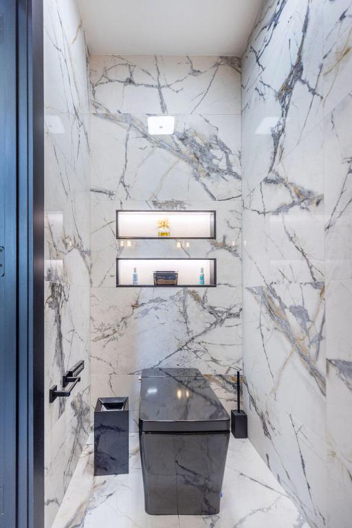 SPANISH VILLAGE - Residential