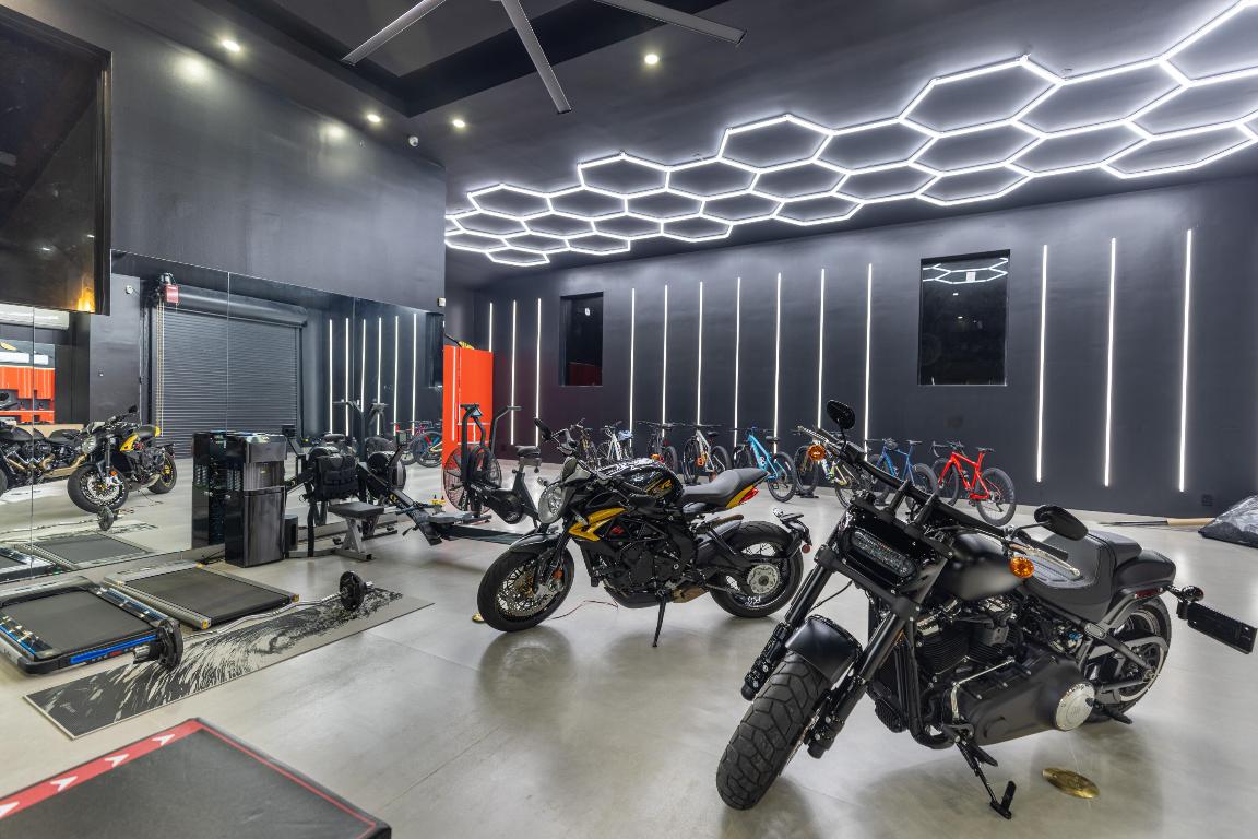 SPANISH VILLAGE - Residential