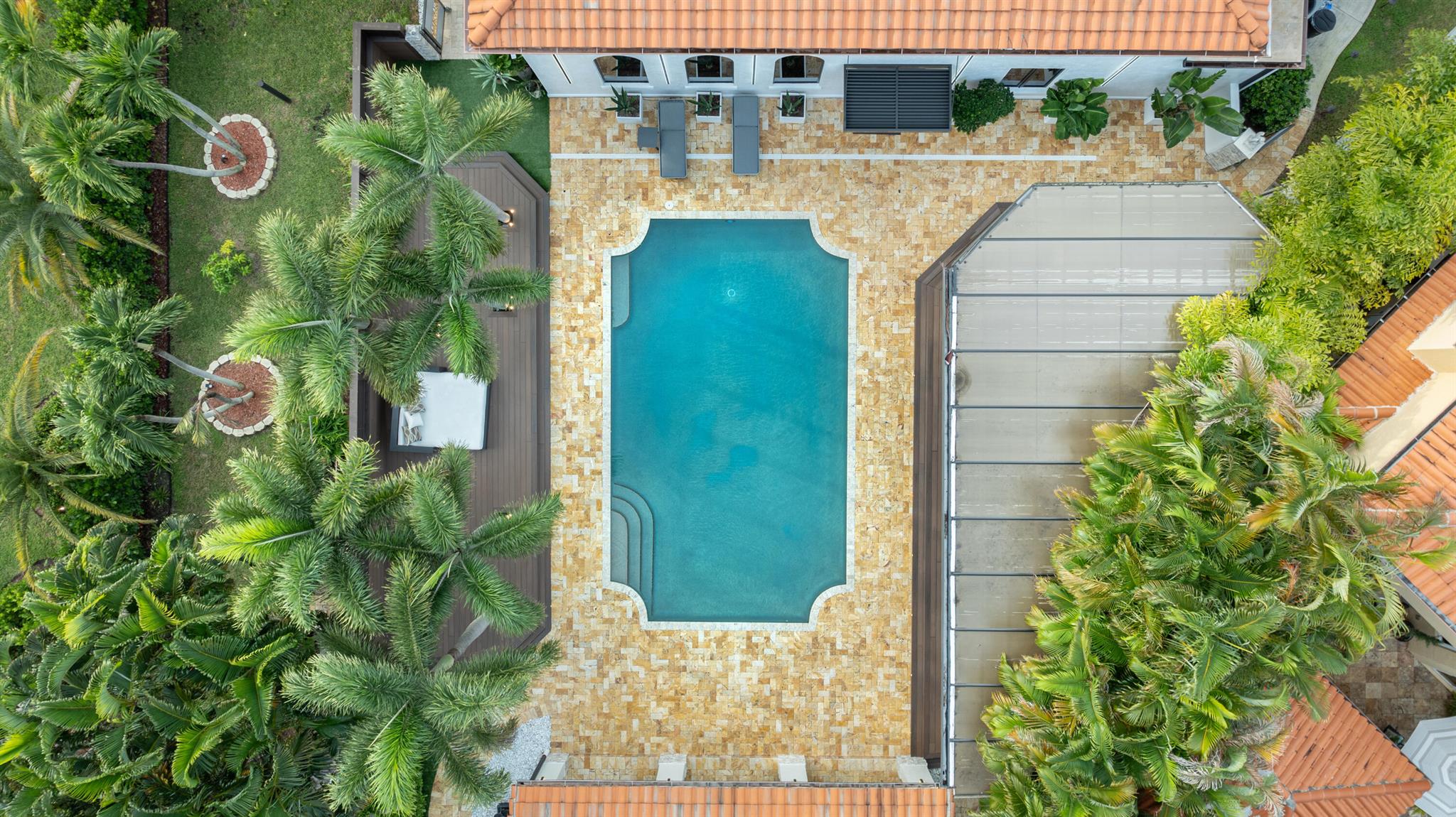 SPANISH VILLAGE - Residential