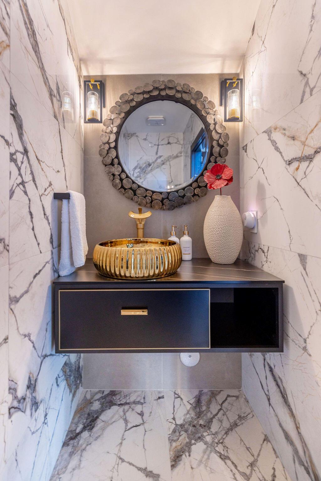 SPANISH VILLAGE - Residential