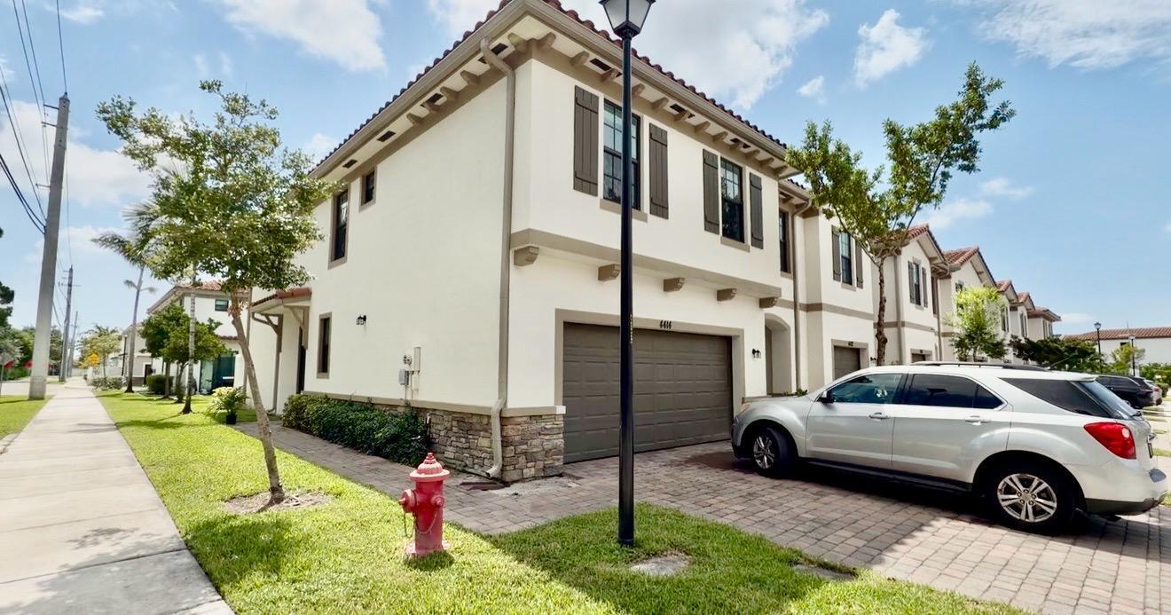 4414 HEMLOCK Drive