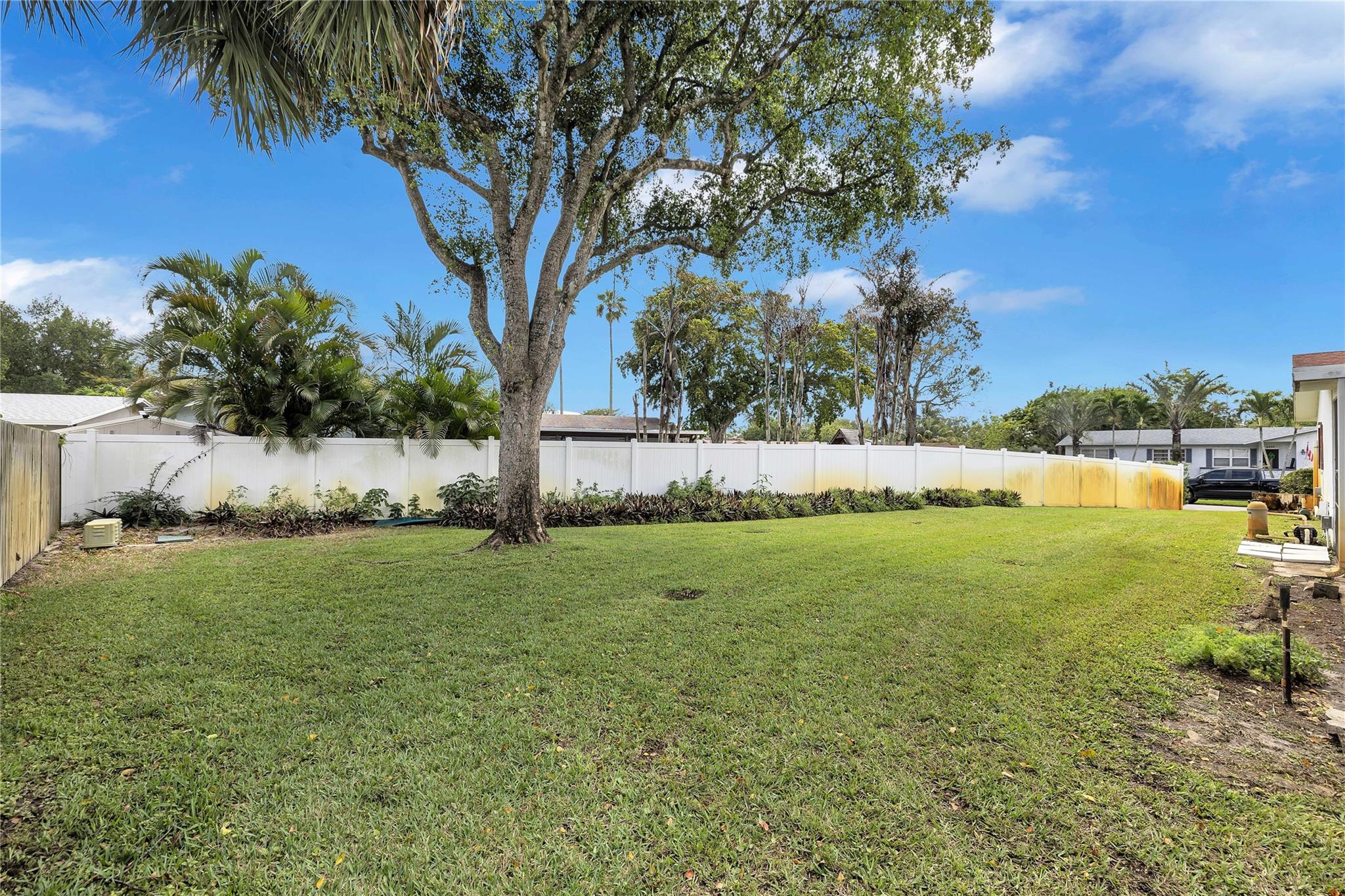 COCONUT CREEK 10TH SEC - Residential