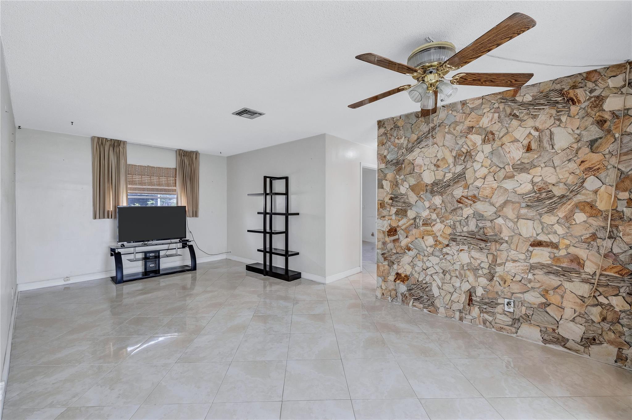 COCONUT CREEK 10TH SEC - Residential