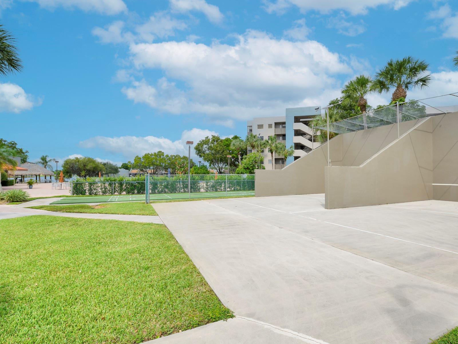 Colony Point - Residential