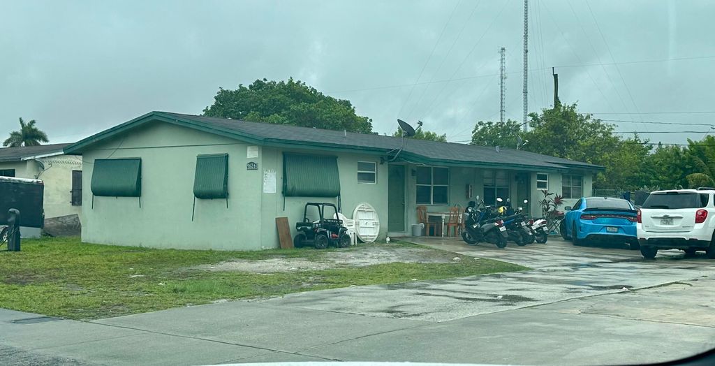 Photo of 5626 SW 27th Street, West Park, FL 33023 (MLS # B26003414)