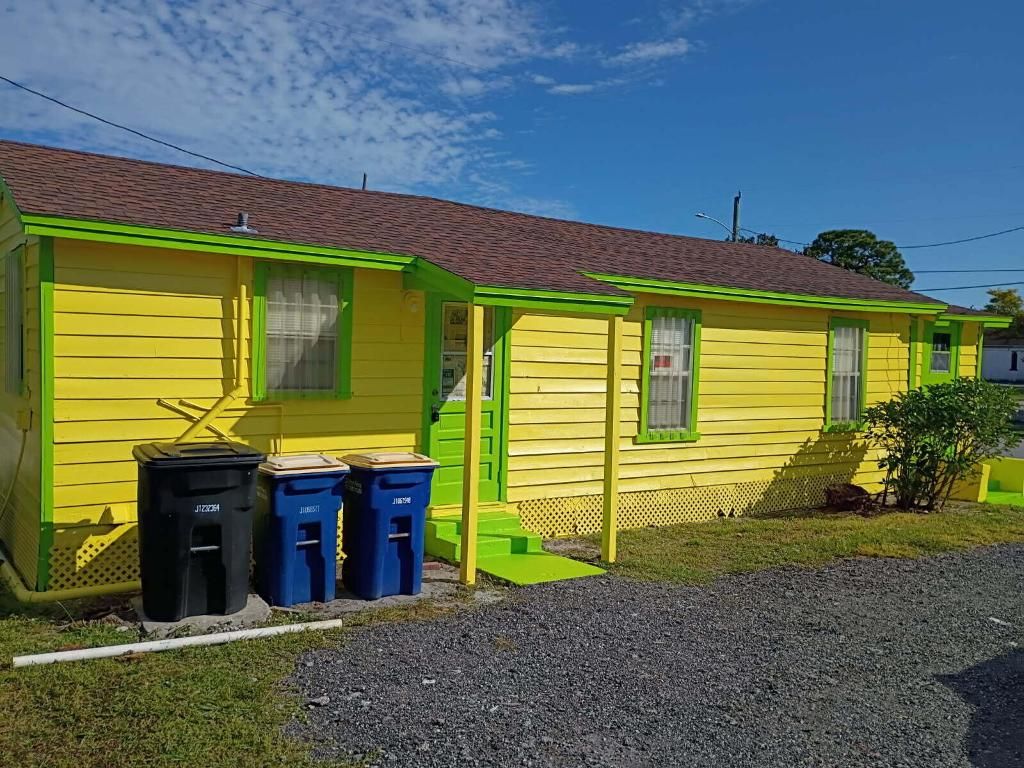 Photo of 713 N 19th Street, Fort Pierce, FL 34950 (MLS # R11118080)