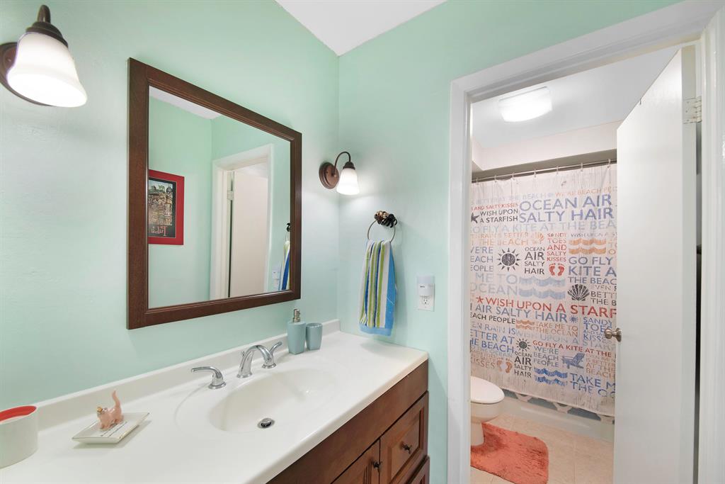 VIKING ARMS CONDO - Residential