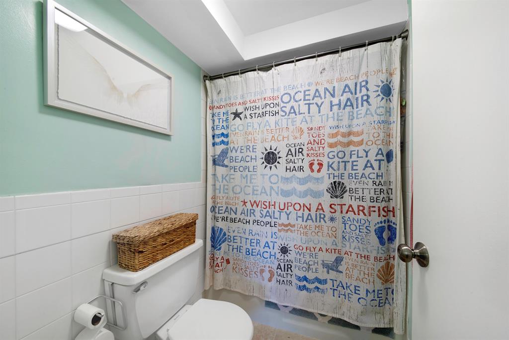 VIKING ARMS CONDO - Residential