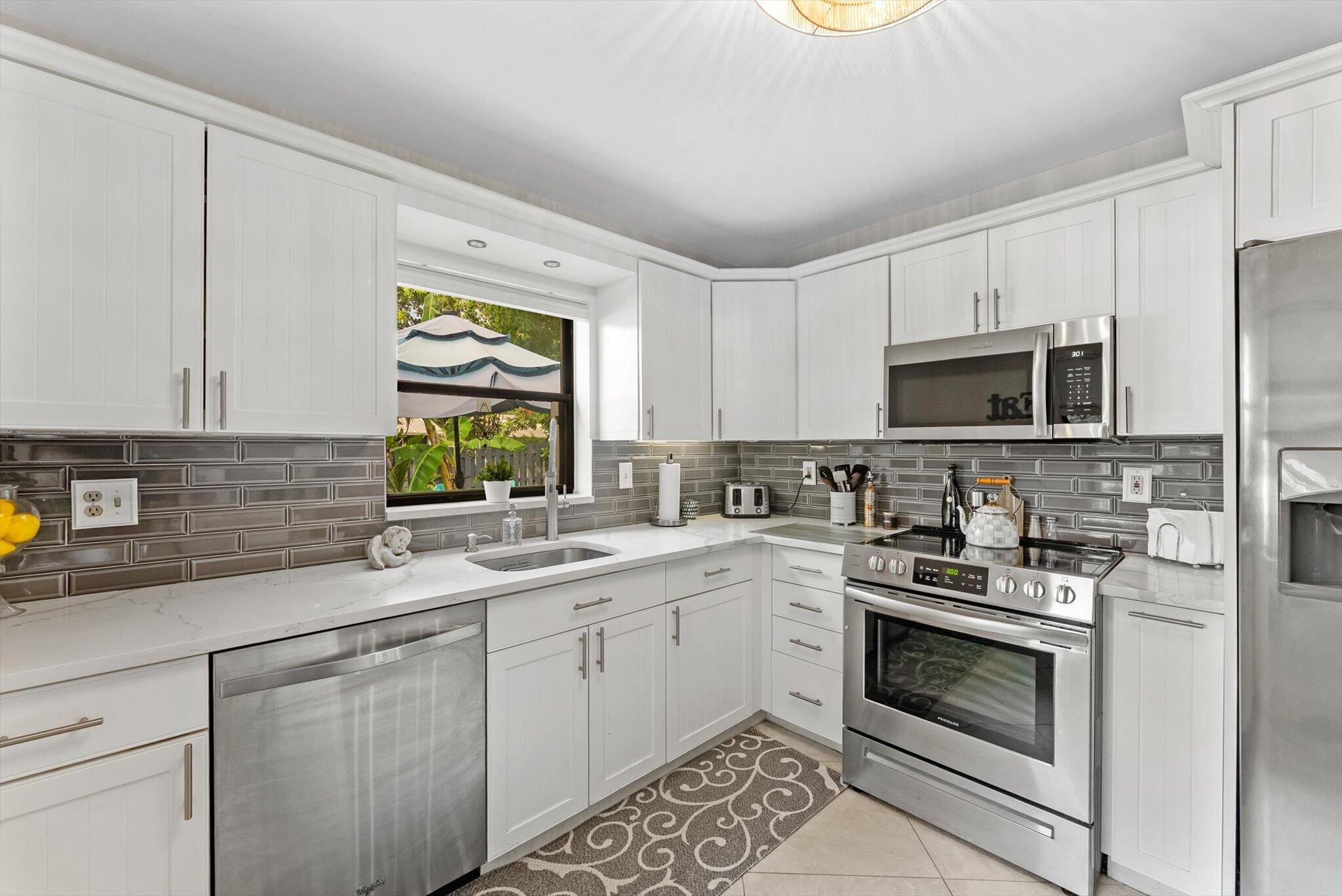 819 NW 25th Avenue