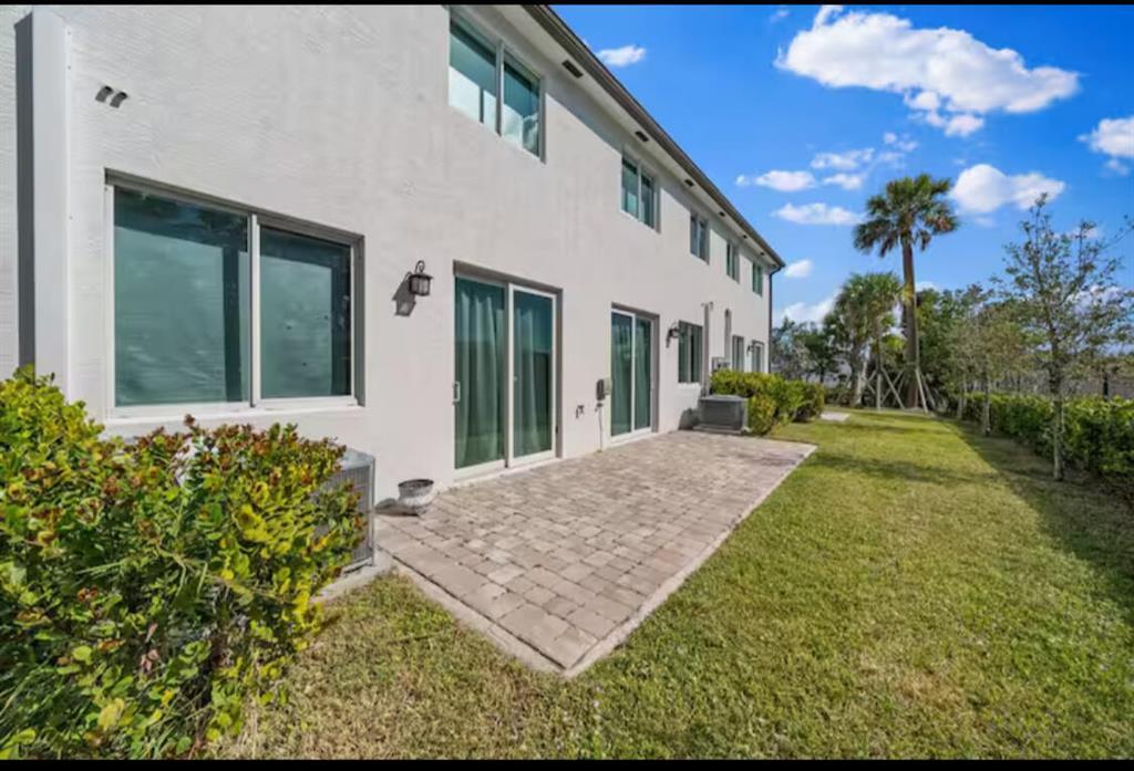 1559 W 26TH Court 1
