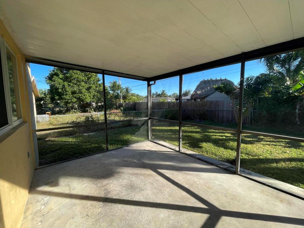 Photo of 214 SW 10th Avenue, Boynton Beach, FL 33435 (MLS # R11040791)