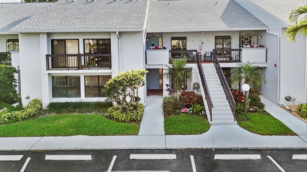 Photo of 5186 Golfview Court #1913, Delray Beach, FL 33484 (MLS # B26009989)