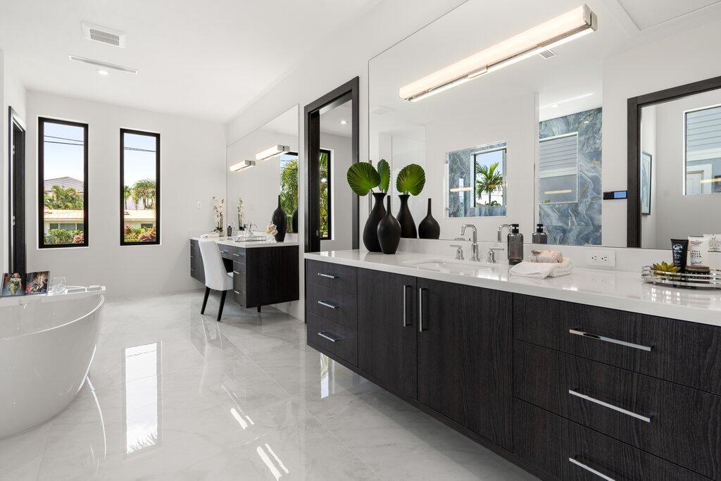 PIRATES COVE - Residential