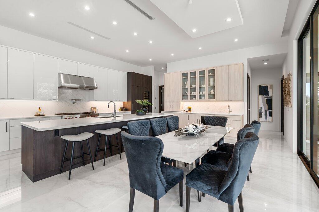 PIRATES COVE - Residential