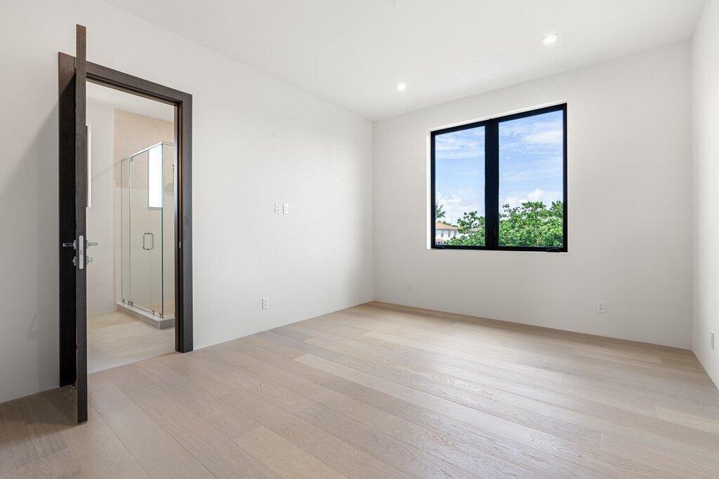 PIRATES COVE - Residential