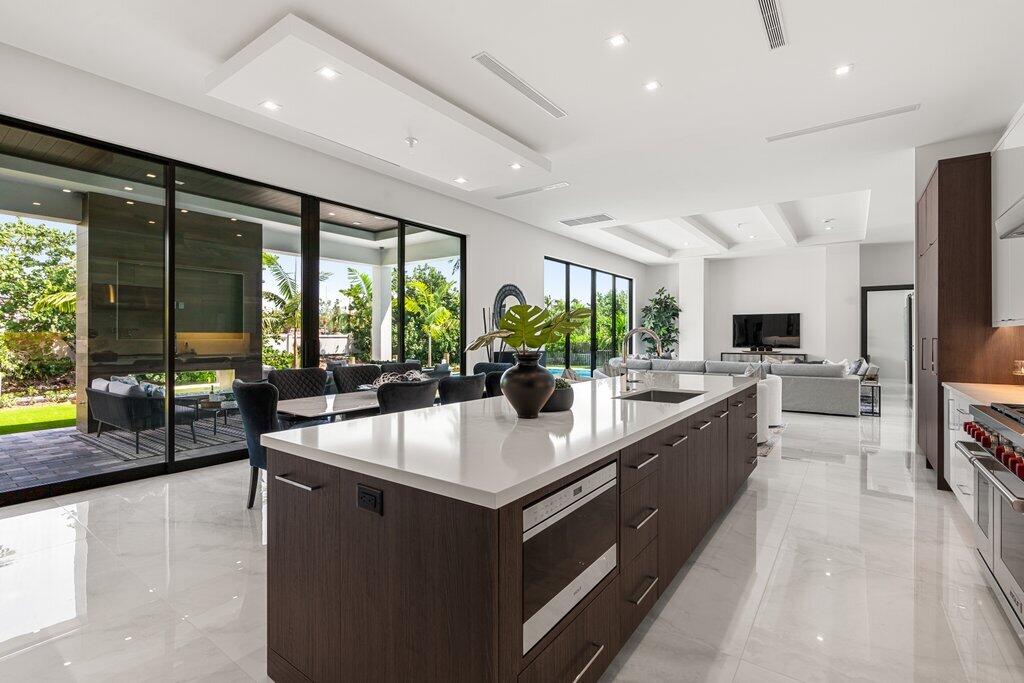 PIRATES COVE - Residential