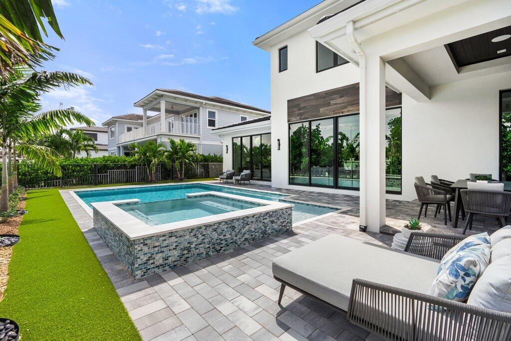 PIRATES COVE - Residential