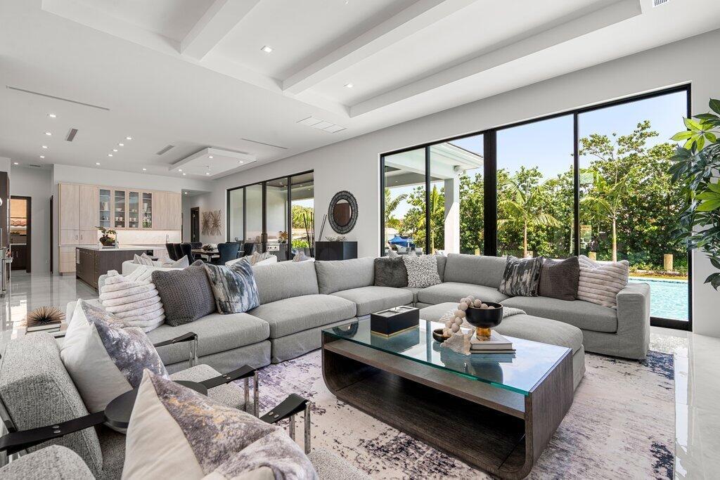 PIRATES COVE - Residential