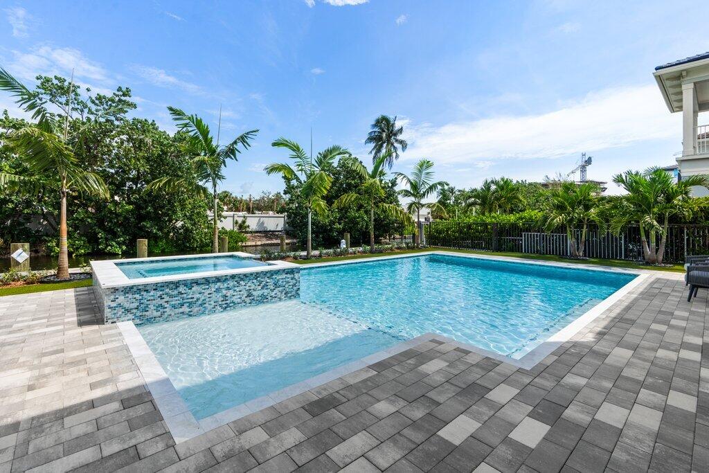 PIRATES COVE - Residential