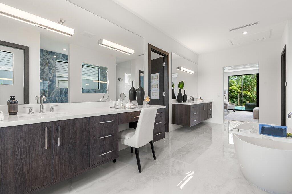 PIRATES COVE - Residential