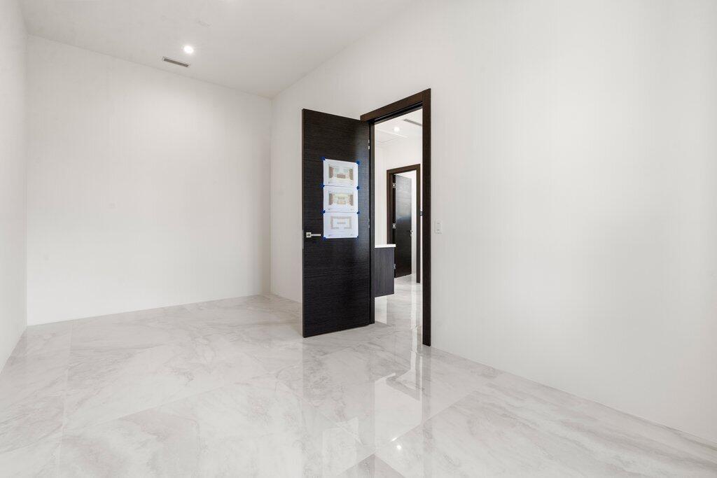 PIRATES COVE - Residential