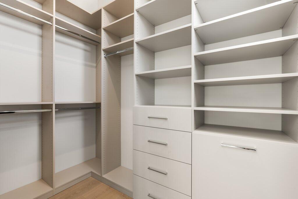 PIRATES COVE - Residential