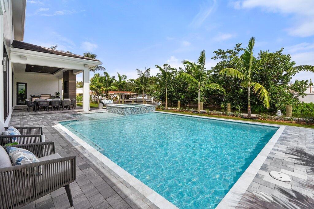 PIRATES COVE - Residential