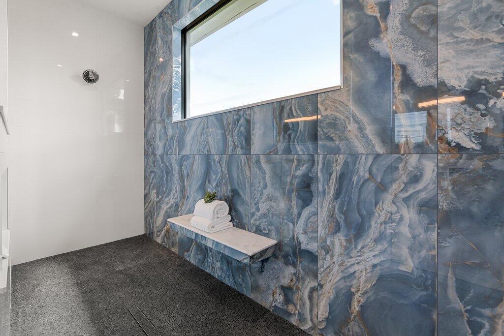 PIRATES COVE - Residential