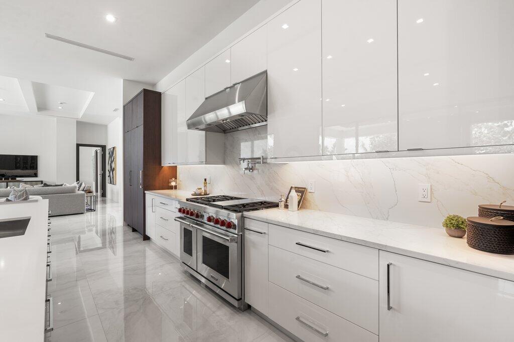 PIRATES COVE - Residential