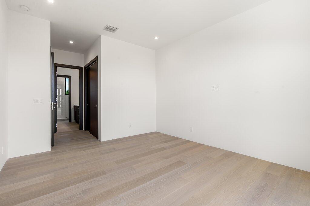 PIRATES COVE - Residential